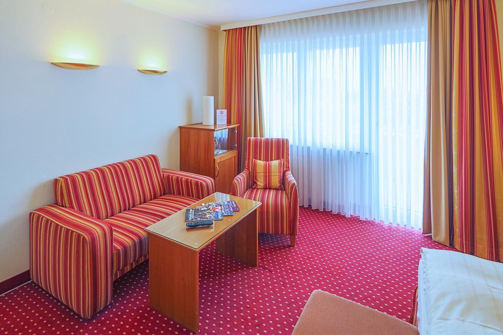 Hotel-Restaurant Kunz Pirmasens Exteriör bild