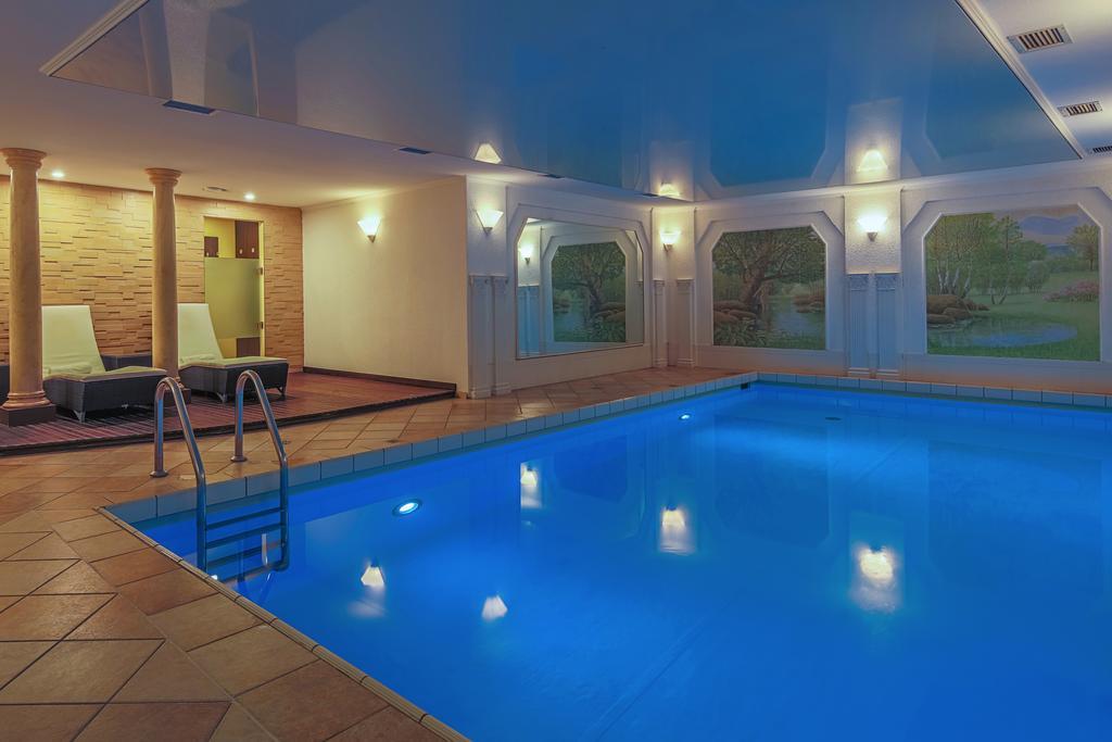 Hotel-Restaurant Kunz Pirmasens Exteriör bild