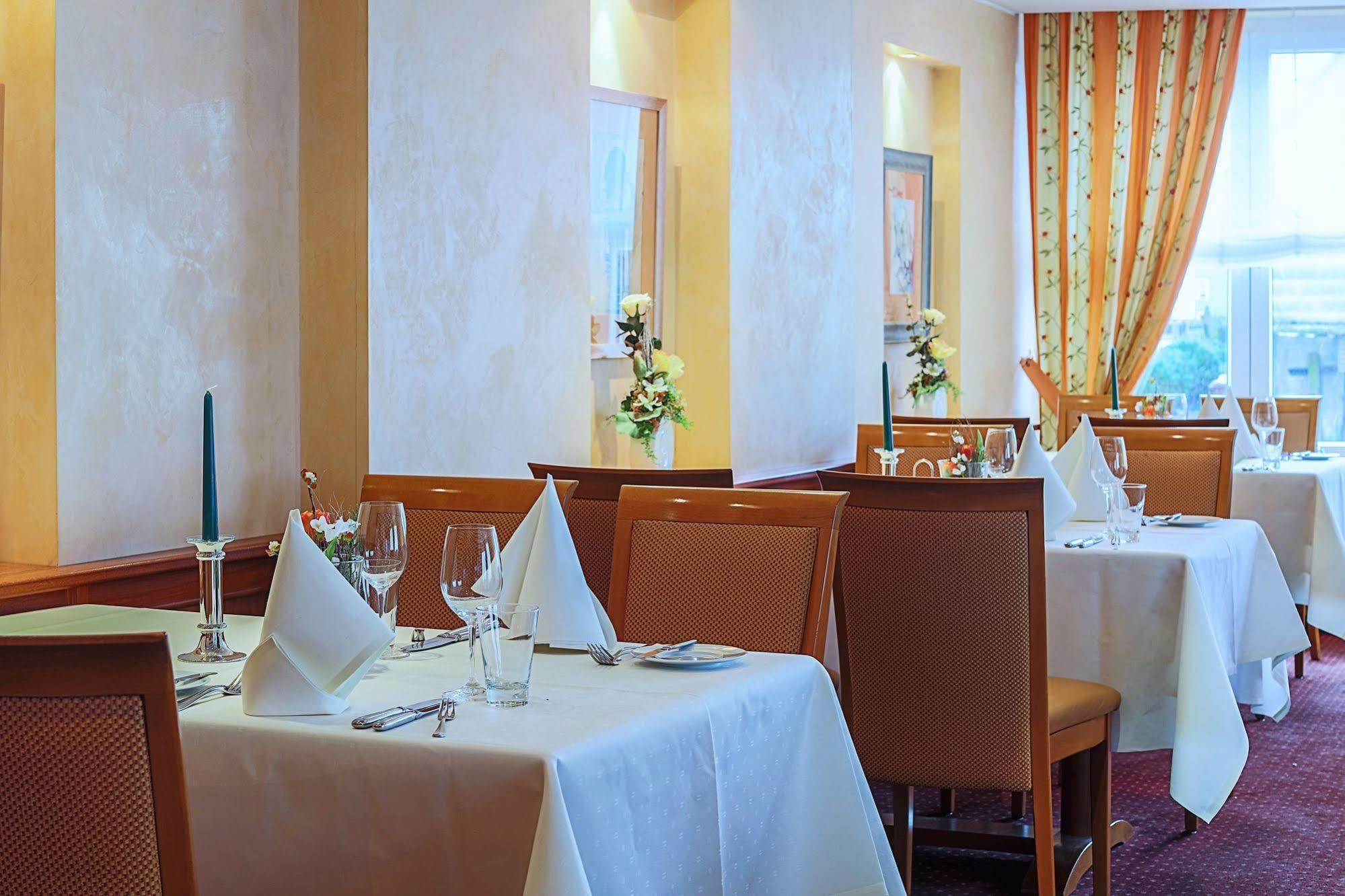 Hotel-Restaurant Kunz Pirmasens Exteriör bild