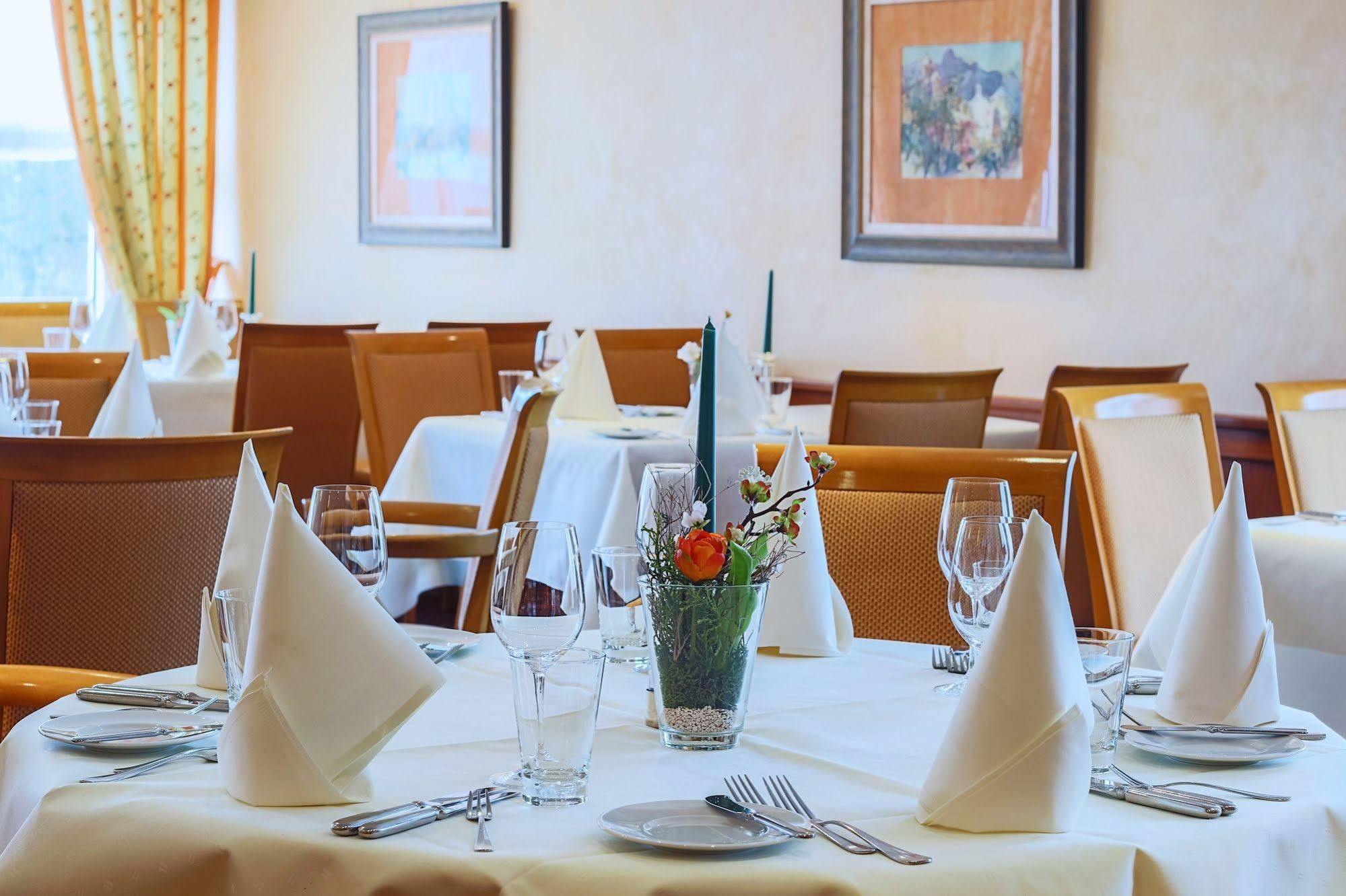Hotel-Restaurant Kunz Pirmasens Exteriör bild