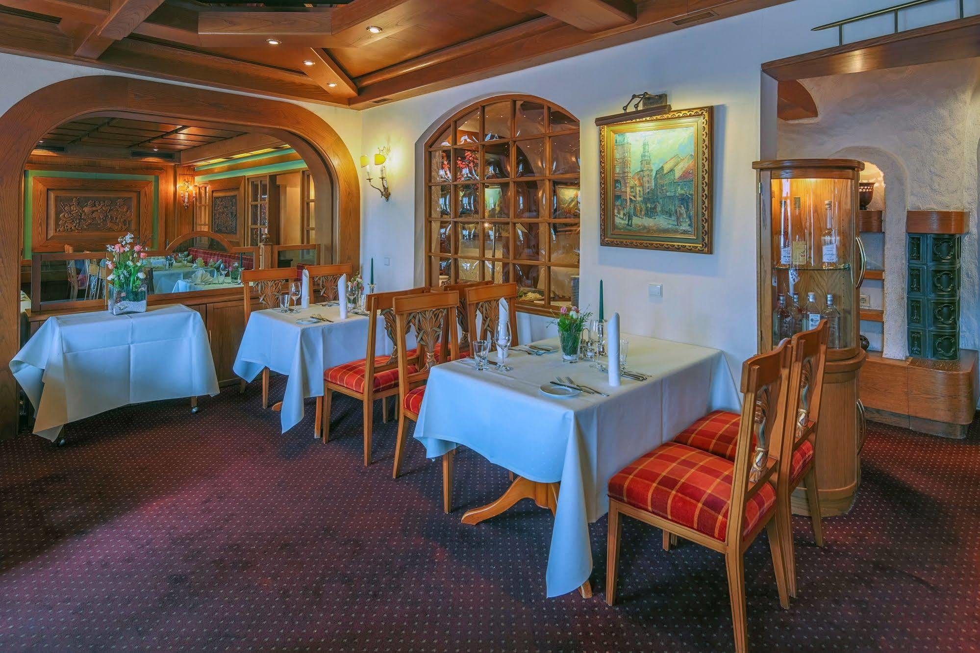 Hotel-Restaurant Kunz Pirmasens Exteriör bild
