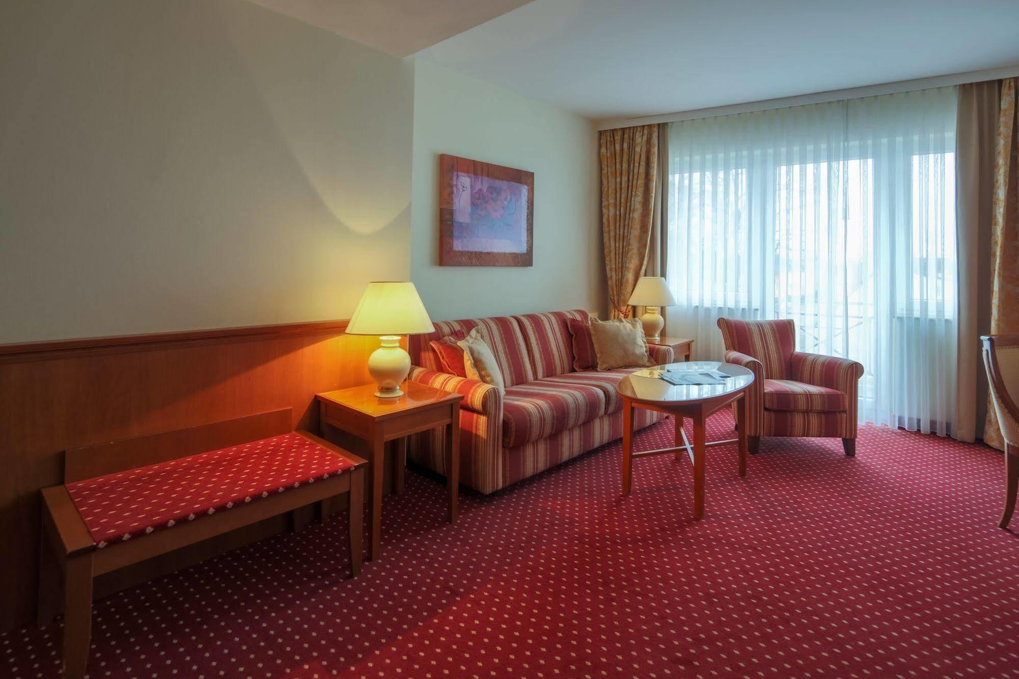 Hotel-Restaurant Kunz Pirmasens Exteriör bild